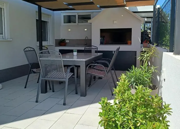 Adria Relax With Private Heated Pool