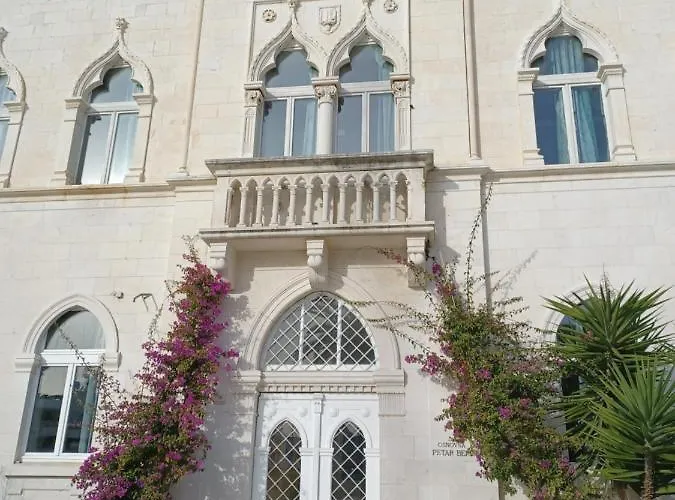 Adria Relax With Private Heated Pool Daire