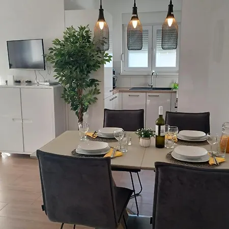 Adria Relax With Private Heated Pool