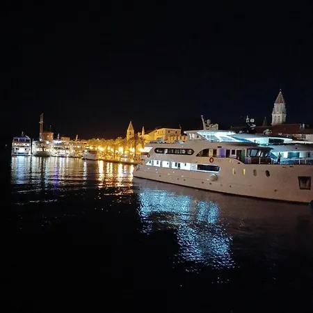 Apartman Adria Relax With Private Heated Pool Trogir