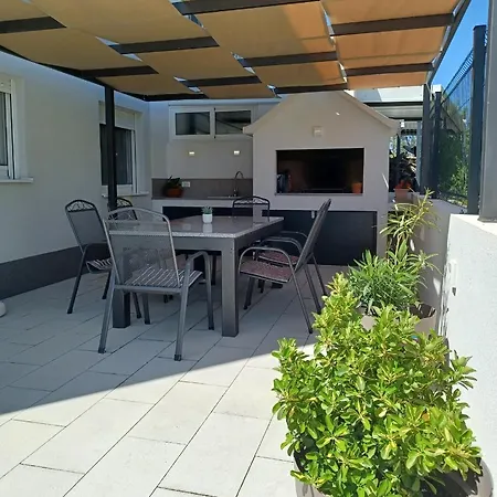 Adria Relax With Private Heated Pool