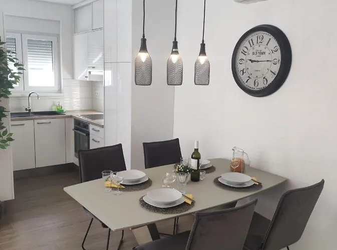 Appartement Adria Relax With Private Heated Pool Trogir