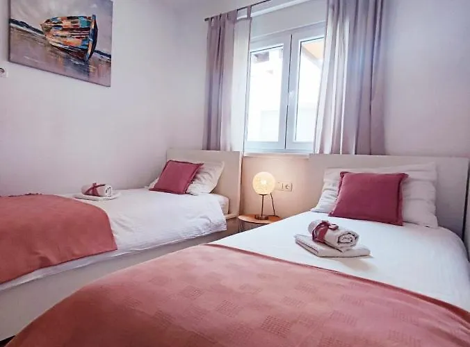 Adria Relax With Private Heated Pool