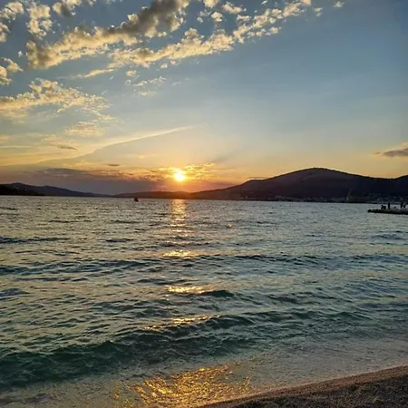 Apartman Adria Relax With Private Heated Pool Trogir